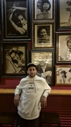 Hoodie tu mirá truco y duende en blanco #0 drop